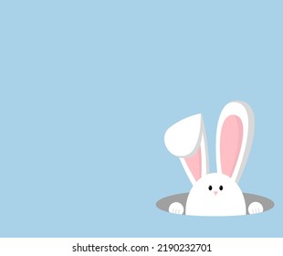ein weißes Kaninchen mit rosafarbenen Ohren, aus einem Loch auf blauem Hintergrund, Ostern, neues Jahr des Kaninchens
