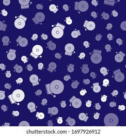 Icono de la campana de alarma de tono blanco aislado sin fisuras en fondo azul. Sistema de alarma contra incendios. Campana de servicio, señal de timbre, símbolo de notificación. Ilustración vectorial