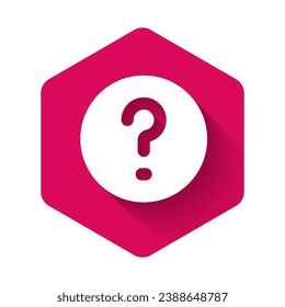 Burbujas de voz blanca con el icono Pregunta aislado con fondo de sombra larga. Signo de FAQ. Burbuja y gráfico del discurso de conversación. Botón hexágono rosado. Vector
