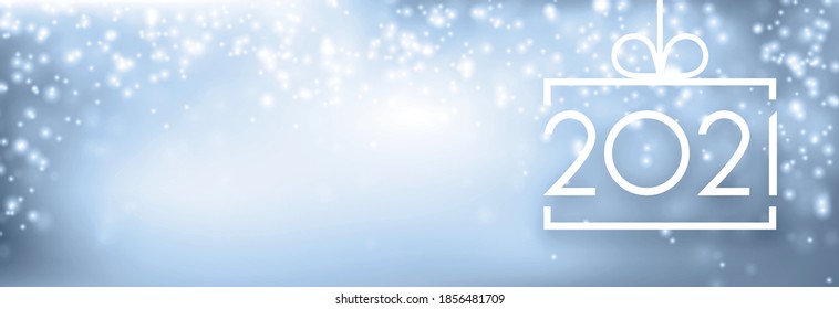 Eslabón de juguete de árbol de navidad cuadrado blanco con un cartel de 2021 colgado en la cinta. Fondo azul brillante con luces confitadas. Un poco de espacio para tu texto. Ilustración vectorial de vacaciones.