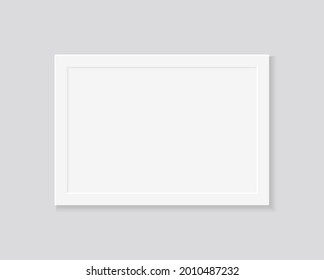 Marco cuadrado blanco para foto o foto en la pared. Marco blanco 3d con sombra aislada sobre fondo gris. Mofa de interior vacía y realista. Plantilla de madera para el escaparate. Vector.