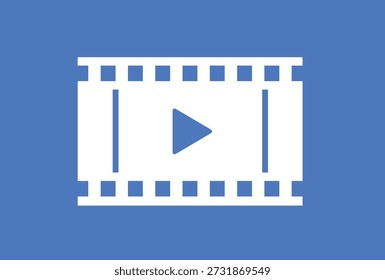 Tira blanca con el Botón azul del juego en el cine azul del medio del fondo