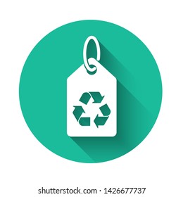White Tag with recycle symbol icon isolated with long shadow. Banner, label, tag, logo, sticker for eco green. Green circle button. Vector Illustration