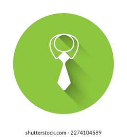 Icono de White Tie aislado con una sombra larga. Símbolo de corbata y manto de cuello. Botón Círculo verde. Vector