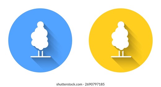 Icono de árbol blanco aislado con fondo de sombra larga. Símbolo del bosque. Botón circular. Vector