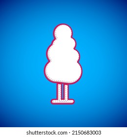 Weiße Bäume Symbol einzeln auf blauem Hintergrund. Waldsymbol.  Vektorgrafik
