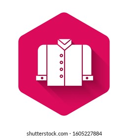 White T-shirt icon isolated with long shadow. Pink hexagon button. Vector Illustration