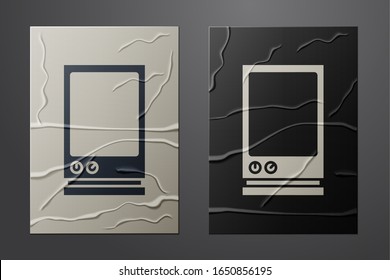 Icono del asistente de voz blanca aislado en fondo de papel desmitificado. Altavoz inteligente de interfaz de usuario de control de voz. Estilo de arte de papel.  Ilustración vectorial