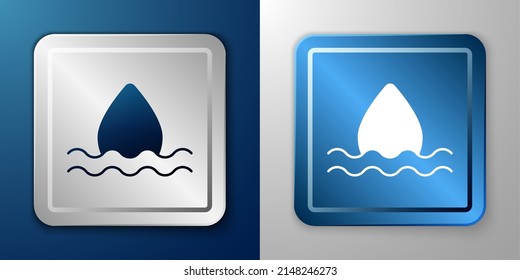 Icono de caída de agua blanca aislado en fondo azul y gris. Botón cuadrado plateado y azul. Vector