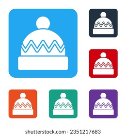 Icono de sombrero blanco de invierno aislado en fondo blanco. Establezca iconos en los botones cuadrados de color. Vector