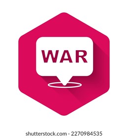 Blanco Icono de la guerra de la palabra aislado con fondo de sombra larga. Conflicto militar internacional. Ejército. Armamento. Armas nucleares. Plantilla para texto. Botón hexágono rosado. Vector