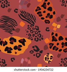 Wild animal mix seamless pattern. Jaguar, leopard, zebra, giraffe and cheetah print. Abstract background. Textile design. Vector fashion illustration.
