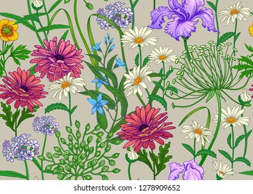 Wilde Blumen. Nahtloses Sommermuster mit Kamille, Beeren, Kräuter, Glocken, Reisen. Blumenhintergrund zum Bedrucken von Tapeten, Papier, Textilien, Stoffen. Handzeichnung. Modegrafik.