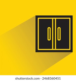 icono de ventana con sombra sobre fondo amarillo