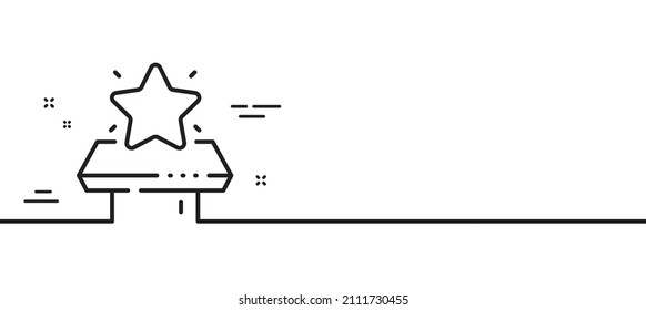 Icono de línea de podio ganador. Signo del primer lugar. Símbolo de estrella de mejor rango. Fondo mínimo de la ilustración de línea. Banner de patrón de icono de línea de podio ganador. Concepto de plantilla web blanca. Vector