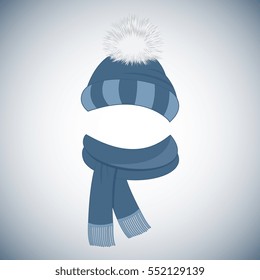 gorra azul invernal con pompa y bufanda con franja