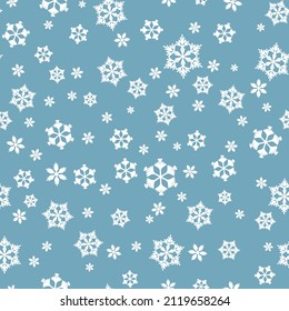 Patrón invernal sin fisuras con copos de nieve blancos sobre fondo azul. Ilustración vectorial para tela, papel de pared textil, carteles, papel de envoltura de regalo. Ilustración vectorial de Navidad. Cae la nieve.
