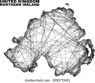 Mapa irregular de malla de alambre, mapa de Irlanda del Norte. Las líneas abstractas se combinan en el mapa de Irlanda del Norte. Carcasa de cable de red 2D en formato vectorial.