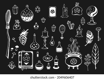 Hexerei, zauberhafter Hintergrund für Hexen und Zauberer. Vektor Vintage Kollektion. Handgezeichnete Zauberwerkzeuge, Konzept der Hexerei.