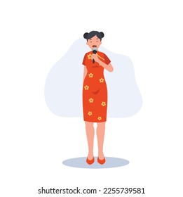 mujer con traje tradicional chino sostiene un micrófono y habla. Ilustración vectorial plana