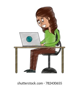 Woman in desk with laptop