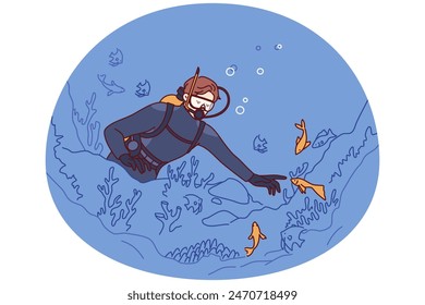 Eine Taucherin erforscht den Meeresboden, beteiligt sich an Unterwasserreisen und studiert Fische, die im Meer leben. Girl Scuba Diver schwimmt unter Wasser, entspannt sich im tropischen Klima und genießt marines Hobby