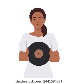 Mujer sosteniendo el disco de vinilo de pie en la tienda de música cerca del mostrador para coleccionistas de discos retro. Ilustración vectorial plana aislada sobre fondo blanco