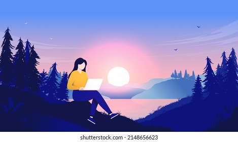 Mujer con portátil - Persona sentada en la naturaleza trabajando sola tarde en la noche con puesta de sol y hermoso paisaje de fondo. Ilustración vectorial con espacio de copia para texto.