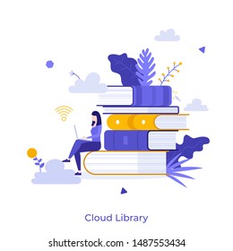 Frau mit Laptop, die auf einem Stapel riesiger Bücher sitzt und studiert oder arbeitet. Konzept der Cloud-Bibliothek, Literatur Lesen, Bildung. Moderne Vektorgrafik im flachen Stil für Banner, Poster.