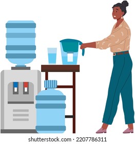 Mujer vertiendo agua pura del filtro. Muchacha feliz de pie y sosteniendo el filtro con agua dulce limpia durante el receso de trabajo o en la casa. Ilustración saludable del estilo de vida. Tecnologías de tratamiento del agua potable