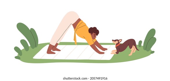 Mujer practicando ejercicios de yoga, Perro descendente, con mascota. Persona feliz durante el ejercicio de estiramiento con cachorro, entrenando en alfombras con animales. Ilustración vectorial plana aislada en fondo blanco.