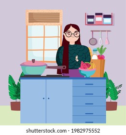 mujer preparando comida en la cocina