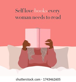 mujer leyendo un libro sobre amor propio en una habitación bajo una manta con almohadas
