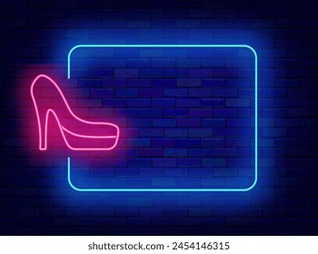 Frauenschuhe kaufen Neonplakat ein. Kostenloser Eintritt für Damen. Der Striptease-Club. Sonderangebot. High Hell Schuh und leerer blauer Rahmen. Grußkarte. Leerzeichen kopieren. Bearbeiten von Text. Illustration der Vektorgrafik