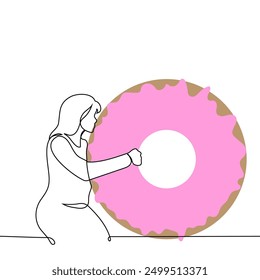 Frau kuschelte sich ein riesiges Donut mit rosafarbenem Eis - eine Zeile Kunstvektor umarmen. Konzept Metapher eines süßen Zahns, Donut-Liebhaber. Handgemachte Vektorgrafik nicht AI