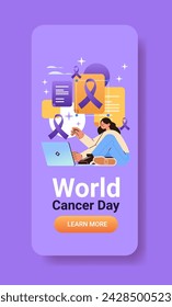 mujer usando laptop purple ribbon world cancer day cartel de prevención de la enfermedad de mama 4 febrero vertical