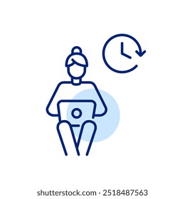 Mujer trabajando o estudiando en el ordenador portátil y el reloj. Plazo, gestión del tiempo de trabajo y seguimiento. Icono de trazo perfecto y editable del píxel