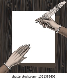 Manos de mujer sosteniendo una hoja de papel y pluma de plumas sobre fondo de textura de madera. Dibujo estilizado de grabado de época en colores lilos. Ilustración del vector