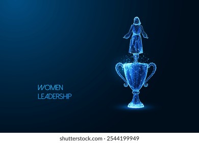 Conceito de liderança feminina com a silhueta da mulher de pé na taça de troféu no fundo azul escuro. Empoderamento feminino, sucesso, ambição, reconhecimento. Ilustração de vetor abstrato poligonal baixo brilhante.