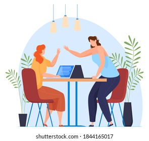 Las mujeres en la oficina que trabajan en computadoras, en un momento de trabajo exitoso, la mujer felicita a la compañera de trabajo, ilustración vectorial