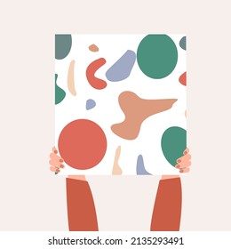 Die Hände der Frauen haben ein Bild. Vektorflache Illustration. Auf einzeln weißem Hintergrund.