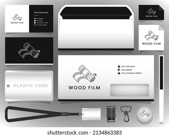 Madera con equipos de cine. Diseño de logotipo perfecto para Movie Maker