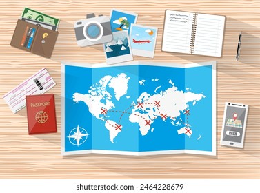 Mesa de madera con papel mapa del mundo y equipamiento turístico. pasaporte, billete de avión, notebook, smartphone con aplicación de navegación, Fotos de cámara de fotos, cartera. Ilustración vectorial en diseño plano