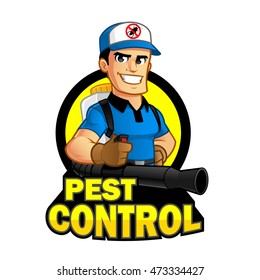 Worker with equipment pest extermination