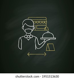 Arbeitereinheitliches Kreidesymbol.Gastarbeiter in Gesichtsmaske und Handschuhen.Zusätzlicher Schutz. Neue Normalwerte durch covid 19.Restaurants neue Normalität. Einzige Vektorgrafik auf der Tafel
