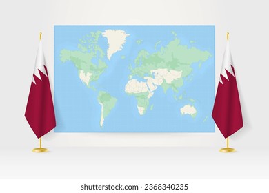 Mapa mundial entre dos banderas colgantes de Qatar en un puesto de bandera. Ilustración vectorial para la reunión diplomática, la conferencia de prensa y otros.