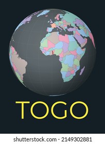 Mapa mundial centrado en Togo. El país rojo resaltó. La visión satelital del mundo se centró en un país con nombre. Ilustración vectorial.