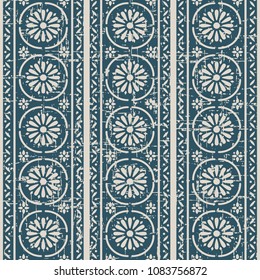 Worn out antique seamless background Round Curve Cross Frame Line Flower, Ideal for wallpaper decoration or greeting card design template.