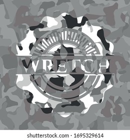 Wretch sobre textura camuflada gris