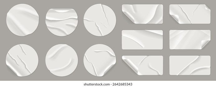 Adesivos redondos enrugados. Etiquetas de papel círculo de textura amassada com fita adesiva colada, retângulo redondo realista rugas adesivo emblemas mockup para preço de venda. Conjunto isolado do vetor.